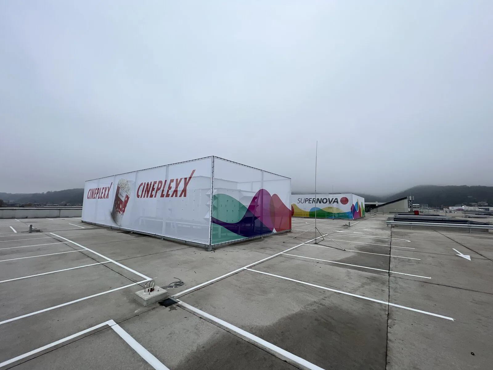 Fasadne cerade — veliki format tisk