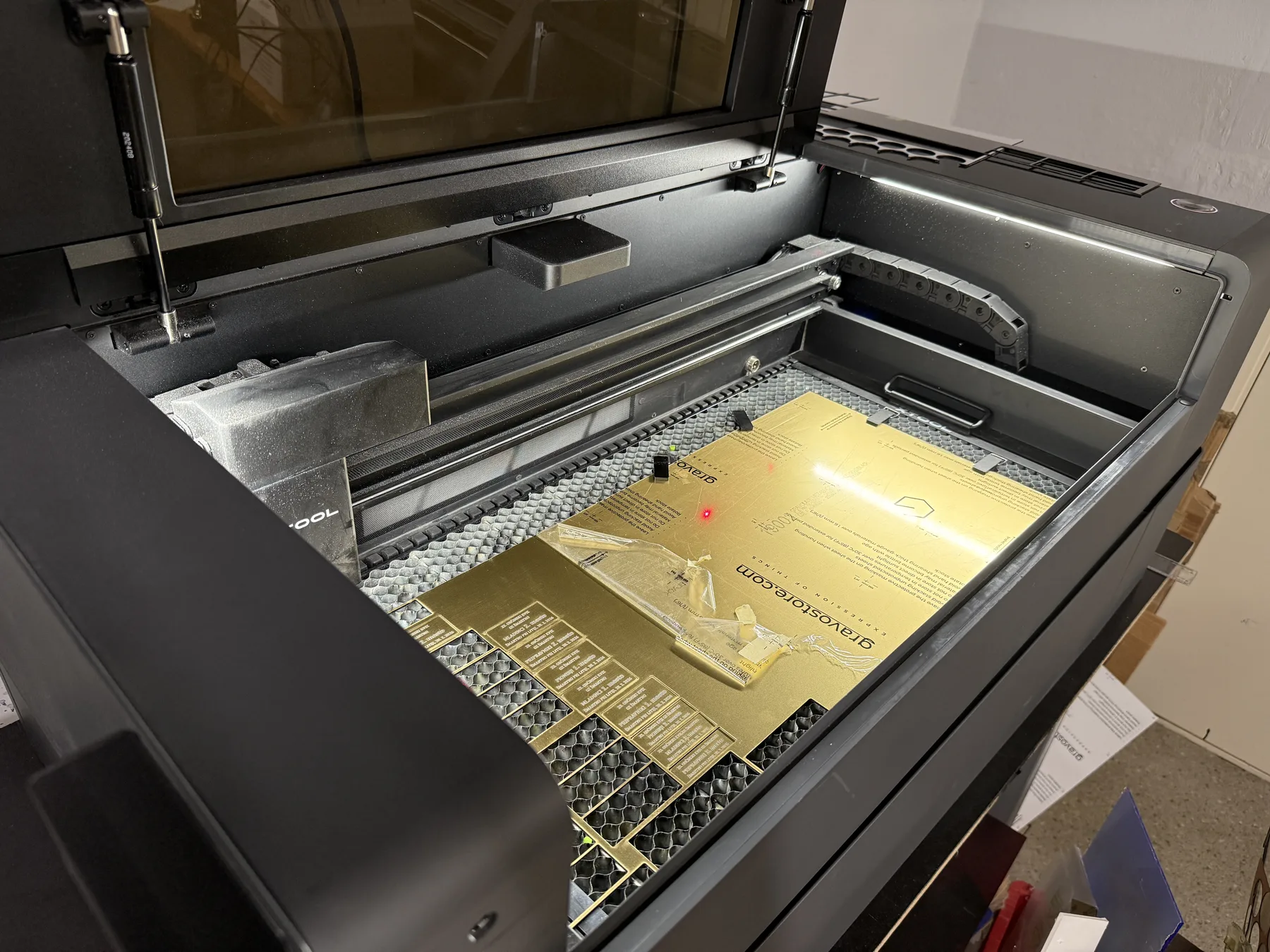 Laserski stroj za graviranje — Aero Print