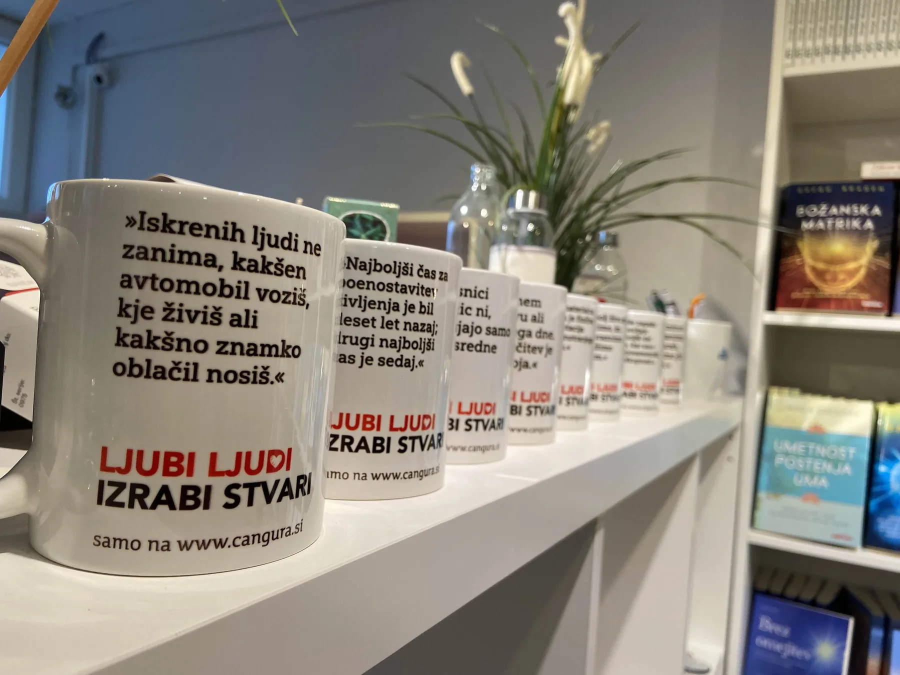 Barvni digitalni tisk knjig